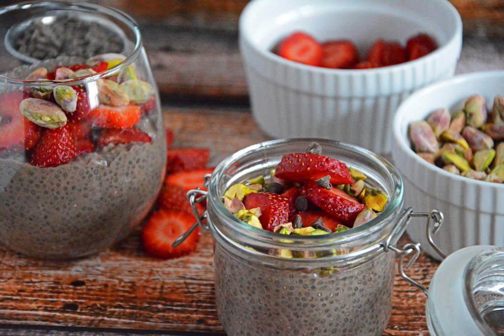 Strawberry,-Chocolate-and-Roasted-Pistachio-Chia-Pudding-3