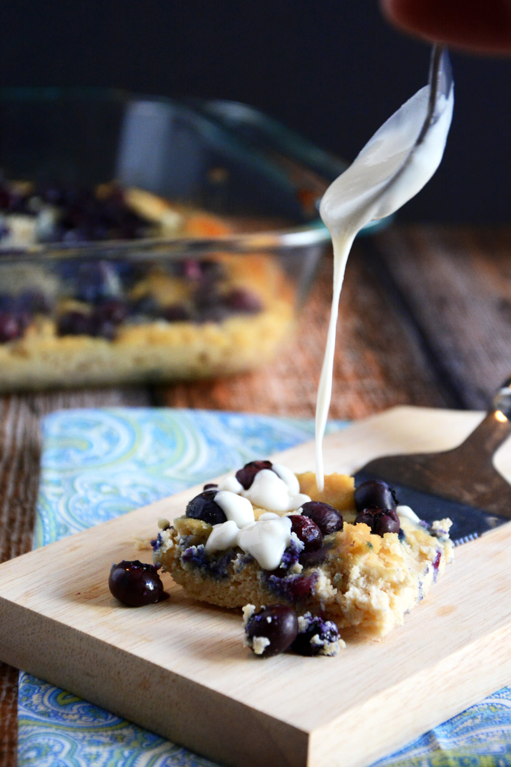 Blueberry & Coconut Coffee Cake Breakfast Bars are made with juicy blueberries and creamy coconut butter make these soft coconut coffee cake bars so delicious! 