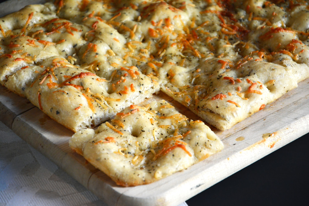 Simple Garlic Oil Focaccia | The Housewife in Training Files