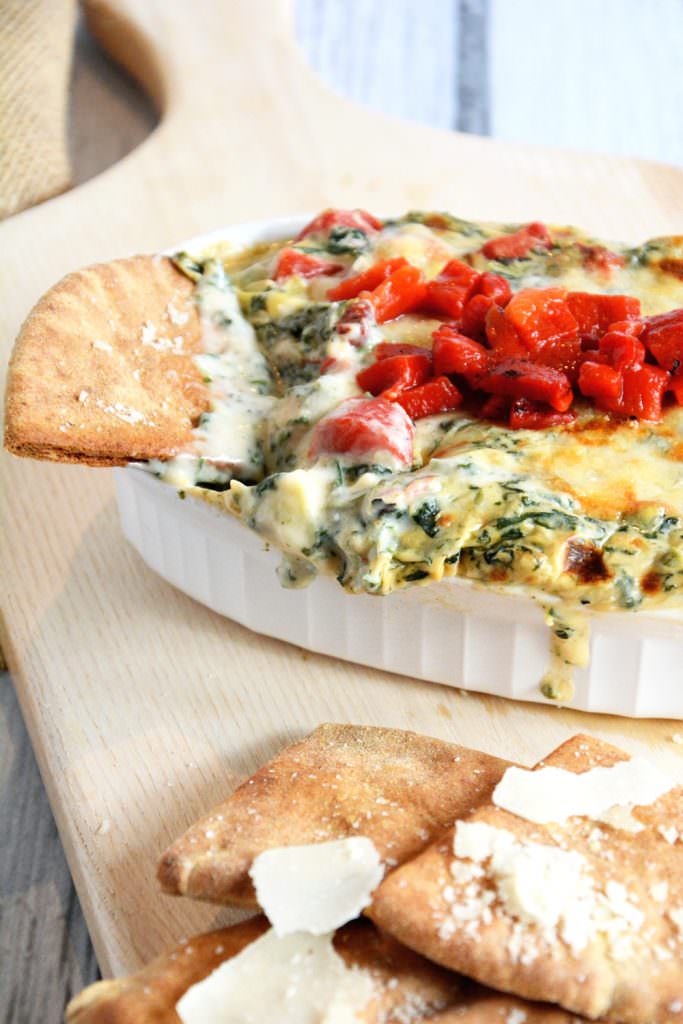 Skinny Queso Dip {Made with Greek Yogurt}