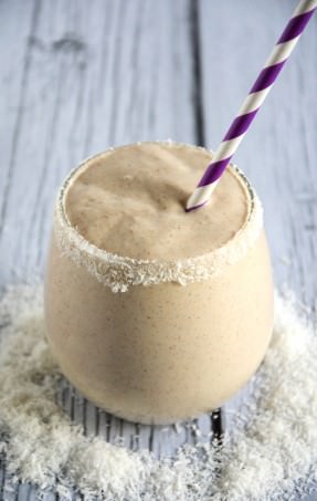 Coconut, Vanilla & Almond Butter Smoothie | The Housewife in Training Files