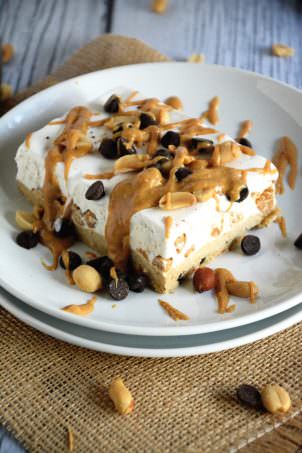 {Lighter} Peanut Butter Ice Cream Cake with Cookie Dough Crust | The Housewife in Training Files