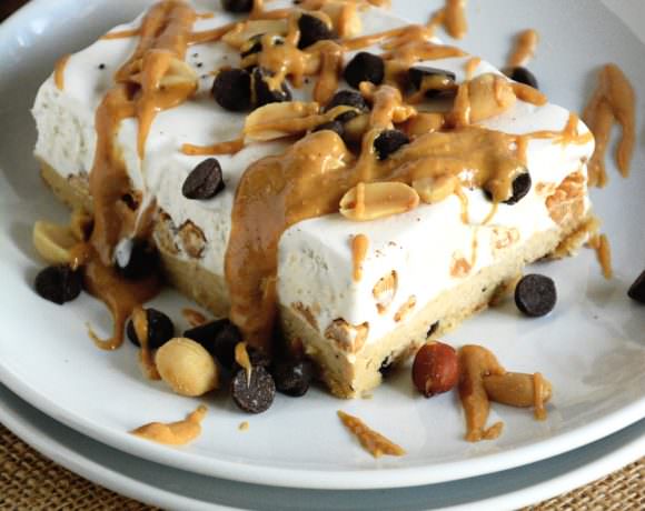 {Lighter} Peanut Butter Ice Cream Cake with Cookie Dough Crust | The Housewife in Training Files