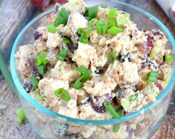A sweet and smoky chicken salad, made lighter with greek yogurt, cranberries, celery and grapes that pairs wonderful with a croissant, whole grain wrap or with lettuce for a guilt free meal! #skinny #glutenfree #highprotein #lowcarb