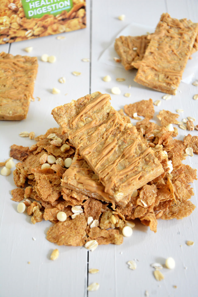 Oats and vanilla graham clusters are held together with a peanut butter and honey mixture; making healthy, no bake granola bars to please any appetite! #proteinbar #nobake #granola #peanutbutter
