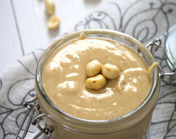 Homemade peanut butter (or any other nut butter for that matter), could quite possibly be the simplest thing to make. But if you have yet to make it, then I welcome you to try it out and see why you will never buy the jarred stuff again.