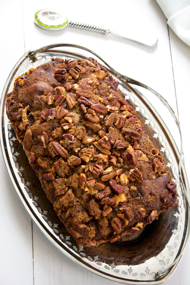 {Oil Free} Brown Butter Apple Bread with Butterscotch Chips and Cinnamon Pecan Streusel | A lighter bread sweetened with brown butter apples, greek yogurt, apple sauce and butterscotch chips is the the perfect bread to welcome fall! Indulge with this healthier apple bread!  