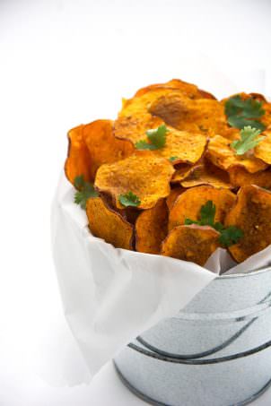 Super crunchy and healthy sweet potatoes chips that are not fried, rather made in your microwave! No frying needed and only 5 minutes away from a homemade snack!