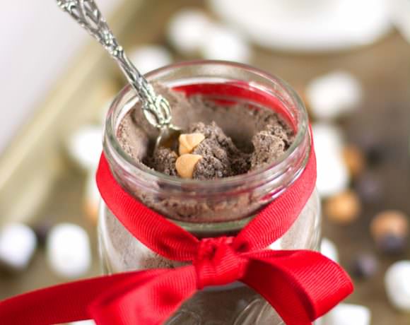 A healthy hot cocoa mix with a touch of peanut butter that tastes just like you are indulging in a peanut butter cup! #healthy #glutenfree #hotchocolate #mix