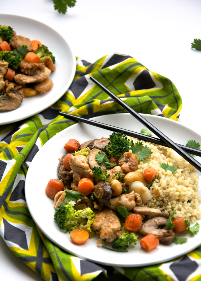 A classic Chinese dish gets a healthy makeover! Lighter PF Changs Cashew Chicken with Coconut Quinoa allows you get your fill of your favorite restaurant dish with crisp vegetables and served over flavorful, fluffy quinoa! 
