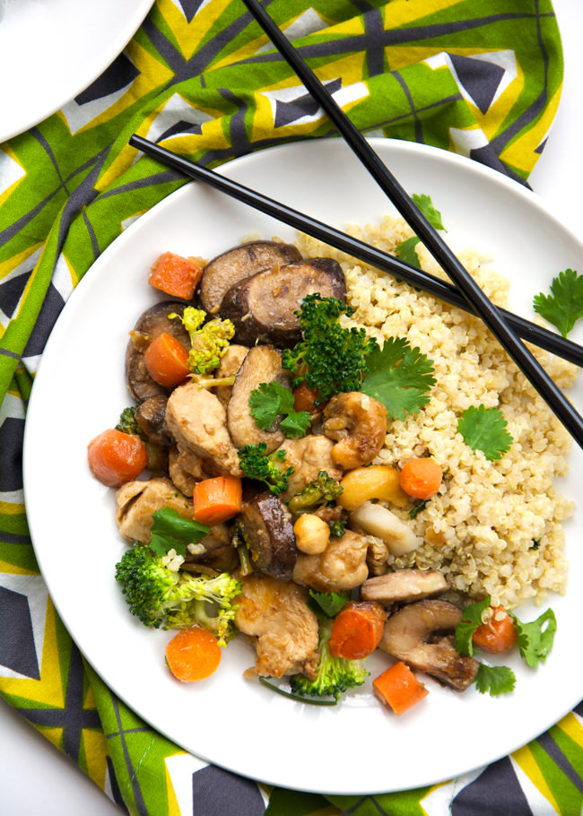 A classic Chinese dish gets a healthy makeover! Lighter PF Changs Cashew Chicken with Coconut Quinoa allows you get your fill of your favorite restaurant dish with crisp vegetables and served over flavorful, fluffy quinoa! 