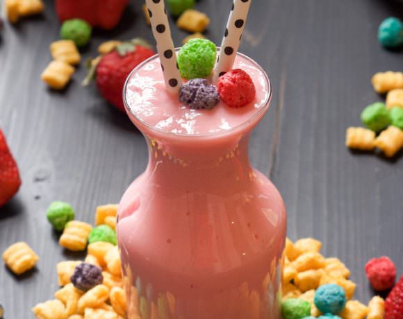 A healthy spin on childhood favorite! This Skinny Captain Crunch Shake is a bowl of cereal in a shake form and without using any actual Captain Crunch!