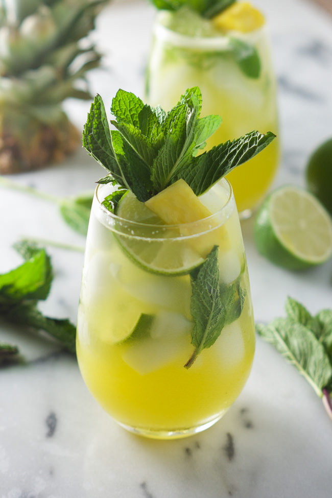 Skinny Sparkling Mint Pineapple Lemonade is light, refreshing and filled with fruity flavors!