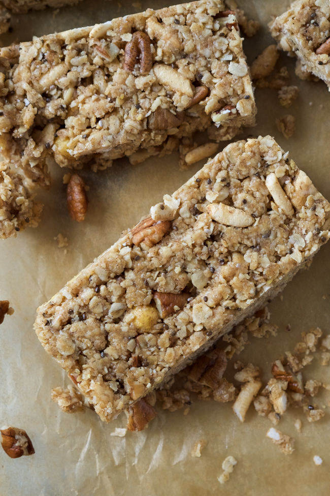 No Bake Cinnamon Pecan Granola Bars combine whole grain rolled oats, crunchy brown rice krispies, pecans and cinnamon to make a sweet wholesome snack that are great for a lunch box or on the run, meal option!
