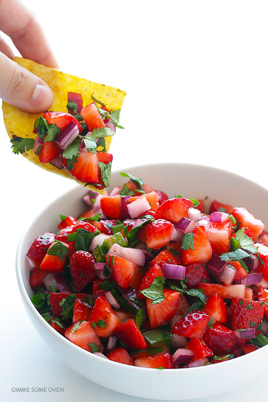 5 Ingredient Strawberry Salsa | Gimme Some Oven