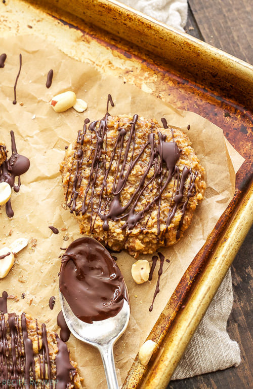 Craving cookies for breakfast? Now you can have them without any guilt thanks to these healthy and gluten-free Chocolate Peanut Butter Banana Oat Breakfast Cookies! They’re easy to make and don’t contain any butter, oil, or artificial sweeteners!